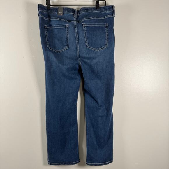 Torrid Women's High Rise Stretch 5 Pockets Cropped Bootcut Jeans Med Wash 18 - Picture 4 of 9